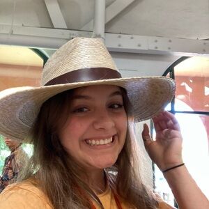 Meet your Posher, Emily